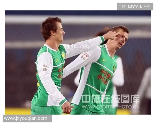 曼联与北京国安2005年友谊赛回顾：足球盛宴的激情碰撞与历史瞬间